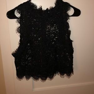Short sleeved lace cropped top